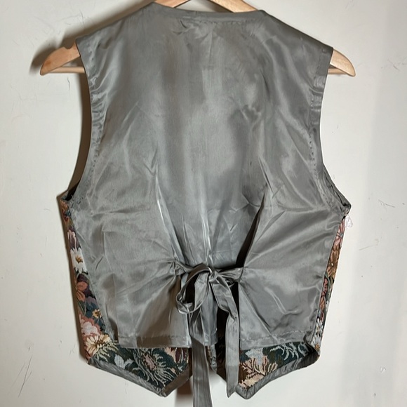 Vintage Tapestry Womans Vest - Picture 6 of 6